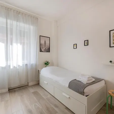 Caracciolo, 28 - Ampio Per 5, Posizione Perfetta Apartment Milan Exterior photo