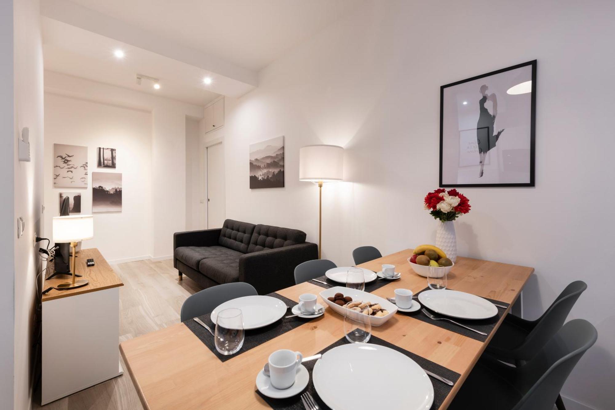 Appartement Caracciolo, 28 - Ampio Per 5, Posizione Perfetta *